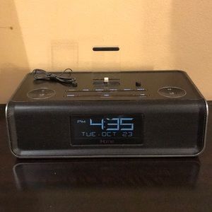 IHome docking speaker station
